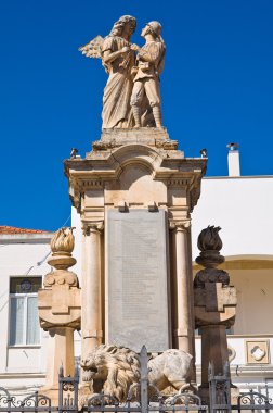 Savaş Anıtı. Pisticci. Puglia. İtalya.