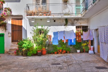 Ara sokakta. Noci. Puglia. İtalya.