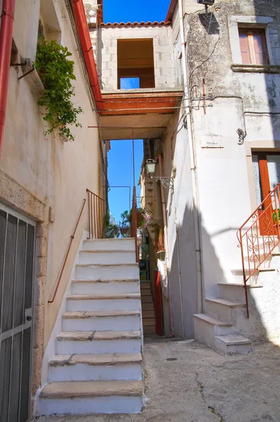 Alleyway. Ischitella. Puglia. Italy. — Stock Photo, Image