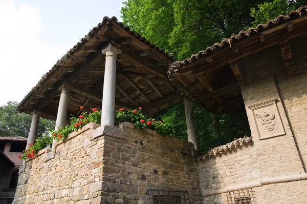 Típica casa. Grazzano Visconti. Emilia-Romaña. Italia . —  Fotos de Stock