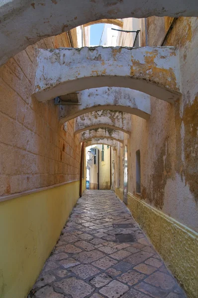 Alleyway. Monopoli. Puglia. Italy. — Stock Photo, Image