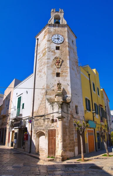 Klocktornet. Monopoli. Puglia. Italien. — Stockfoto