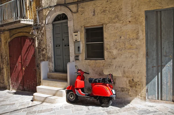 En gränd. Monopoli. Apulien. Italien. — Stockfoto