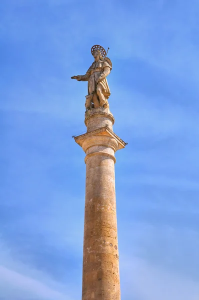 Obelisco de St. Rocco. Montescaglioso. Basilicata. Itália . — Fotografia de Stock