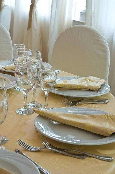 Conjunto de mesa para una fiesta. —  Fotos de Stock