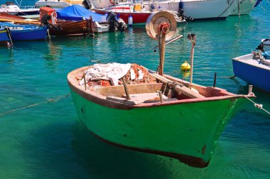 tekneler. Giovinazzo. Puglia. İtalya.