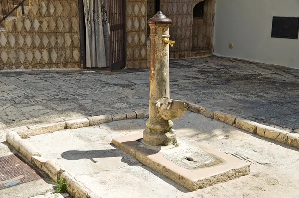 Çeşme. Bitetto. Puglia. İtalya. — Stok fotoğraf