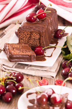 Kirazlı çikolatalı kek..