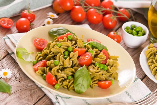 Pâtes Fusilli Aux Tomates Cerises Pois — Photo