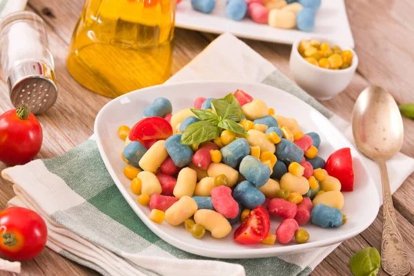 Gnocchi Coloreado Con Verduras Maíz Dulce — Foto de Stock