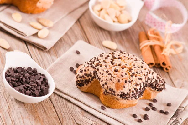 Kolombiya İtalyan Paskalya Güvercini Ekmeği.