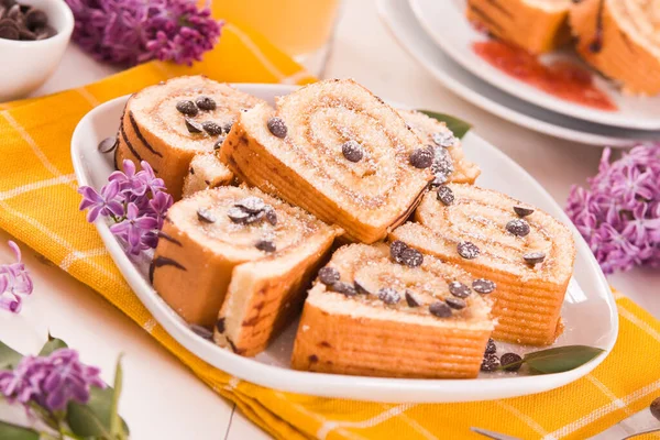 Swiss Roll Cake Con Chocolate Chips — Foto Stock