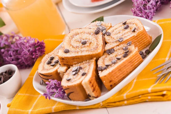 Zwitserse Roll Cake Con Chocolade Chips — Stockfoto