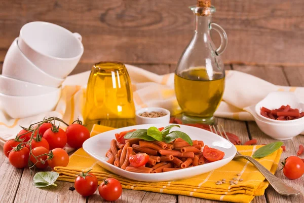 Lentil Pasta Cherry Tomatoes Basil — Stock Photo, Image