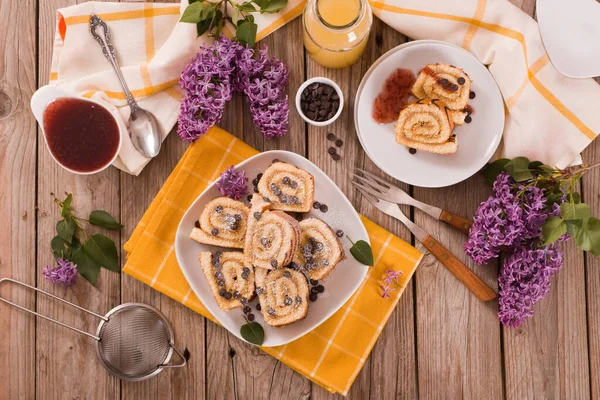 Swiss Roll Cake Con Chocolate Chips — Stok fotoğraf