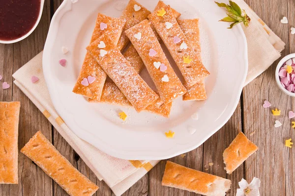 Galletas Hojaldre Plato Blanco —  Fotos de Stock