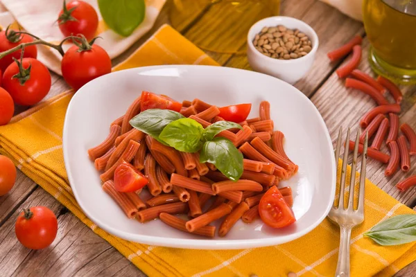 Lentil Pasta Cherry Tomatoes Basil —  Fotos de Stock