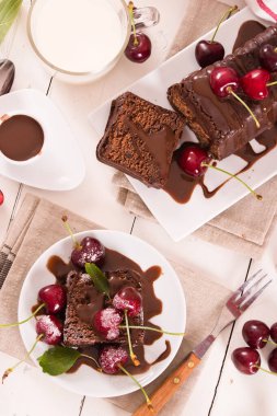 Kirazlı çikolatalı kek..