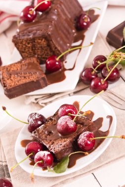 Kirazlı çikolatalı kek..