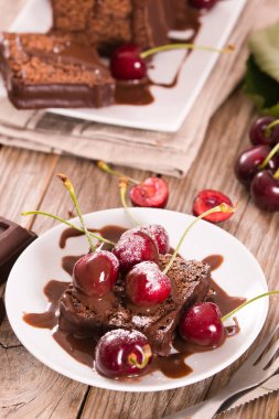 Kirazlı çikolatalı kek..