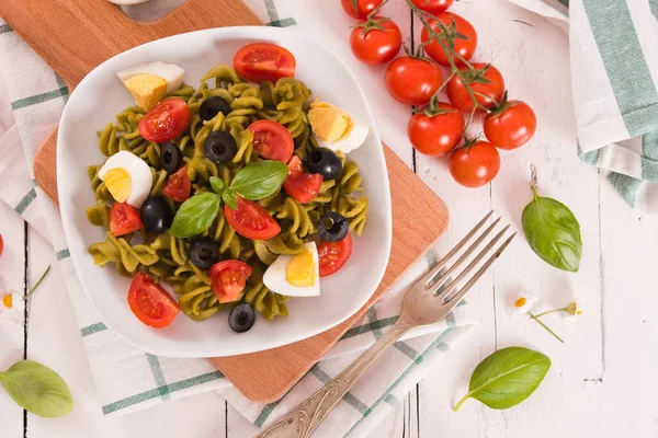 Fusilli Pasta Cherry Tomatoes Eggs Black Olives — Stockfoto