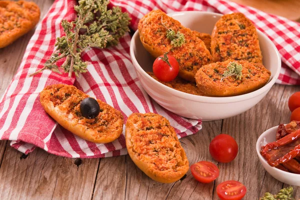 Pane Tostato Con Pomodoro Origano — Foto Stock