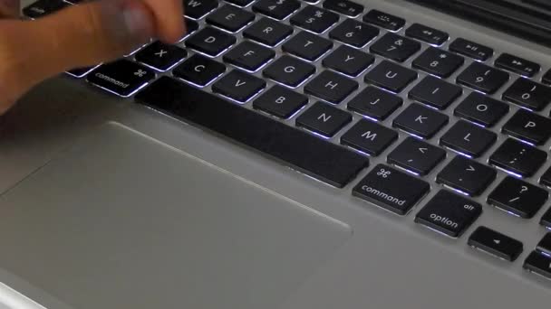 Laptop computer mousepad CU — Stock Video