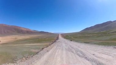 araç noktası toprak yolda sürüş görüş