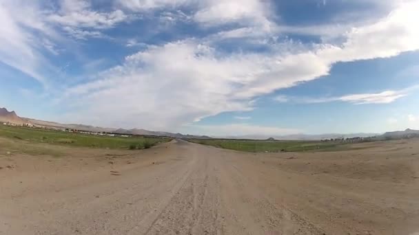 Fahrt in eine Stadt in der Mongolei — Stockvideo