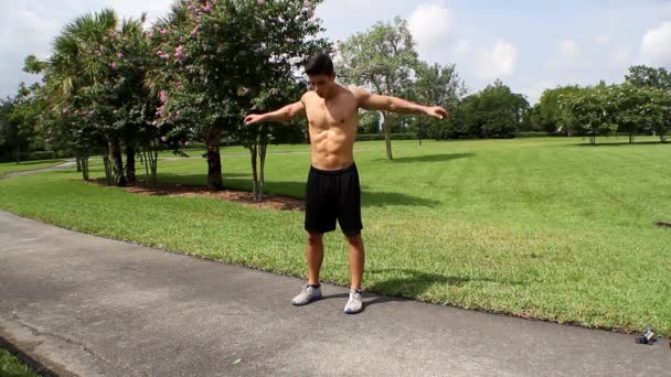 HD: estiramiento masculino antes de una sesión de ejercicios de fitness — Vídeos de Stock