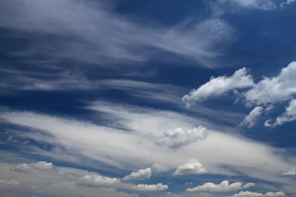 Blå himmel — Stockfoto