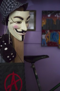 Anonymous symbols decoration