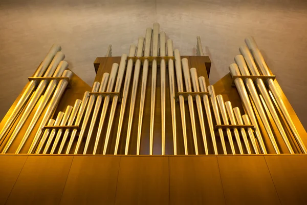 Kyrkliga organ leda i rör — Stockfoto