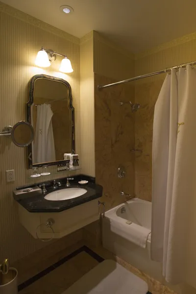 Luxury hotel bathroom — Stock Photo, Image