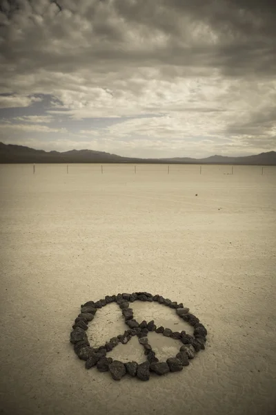 Forma de paz hecha con piedras — Foto de Stock