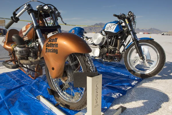 Super bike durante il mondo della velocità a Bonneville Salt Flats — Foto Stock
