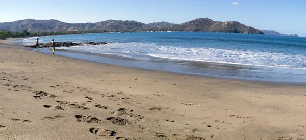 Op zoek naar de Oceaan in costa rica — Stockfoto