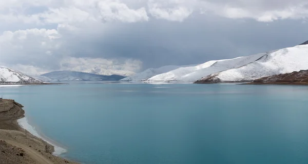 Yamdrok meer in tibet — Stockfoto