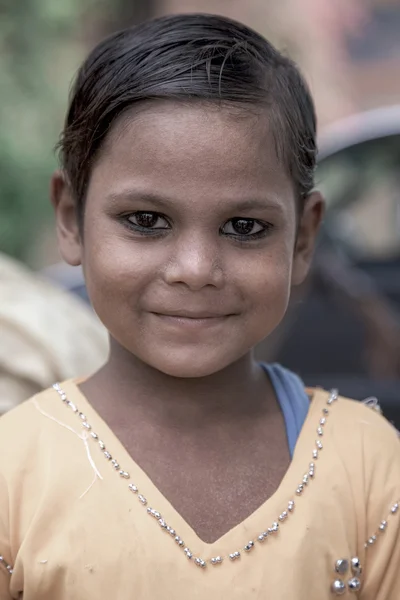 Portret van een jong kind in inida — Stockfoto