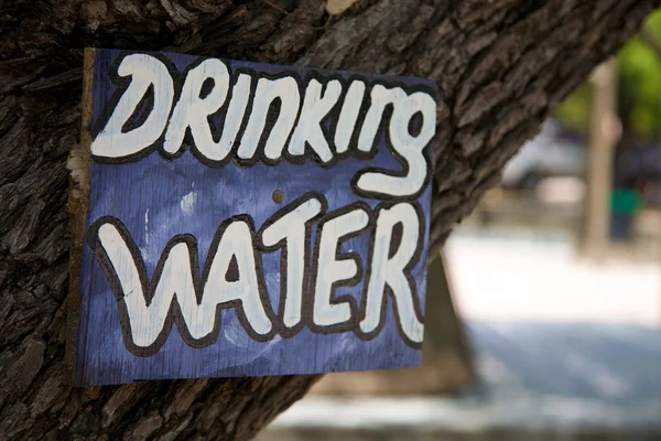 Letrero de agua potable en un camping —  Fotos de Stock