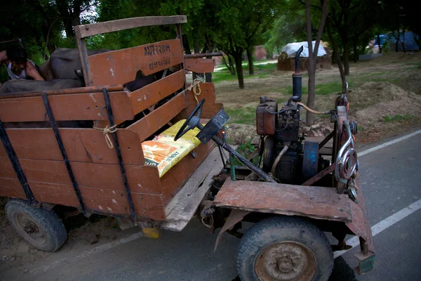 Gammal lastbil i Indien — Stockfoto