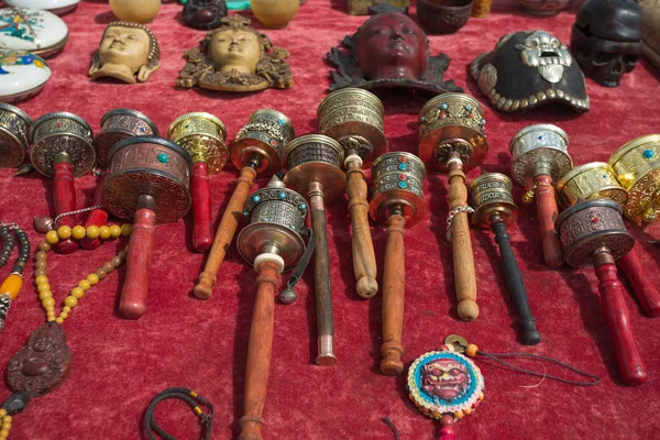 Buddhist prayer wheels for sale — Stock Photo, Image