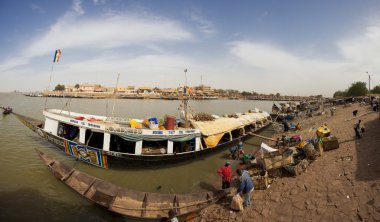 Vessel at the harbor on Niger