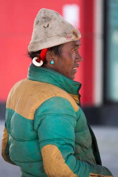 Тибетский путеводитель в Лхассе — стоковое фото