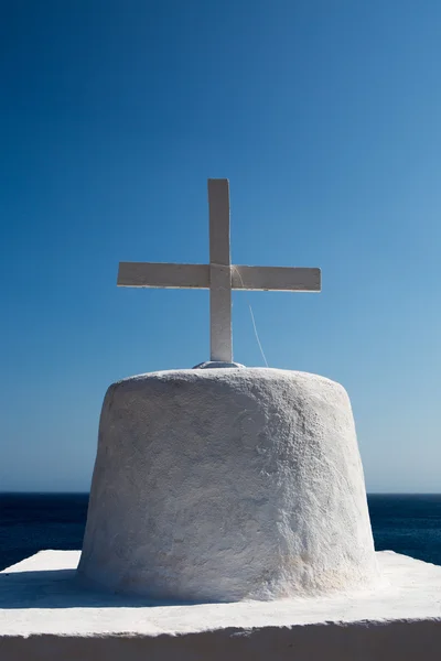 Dôme religieux et croix orthodoxe — Photo