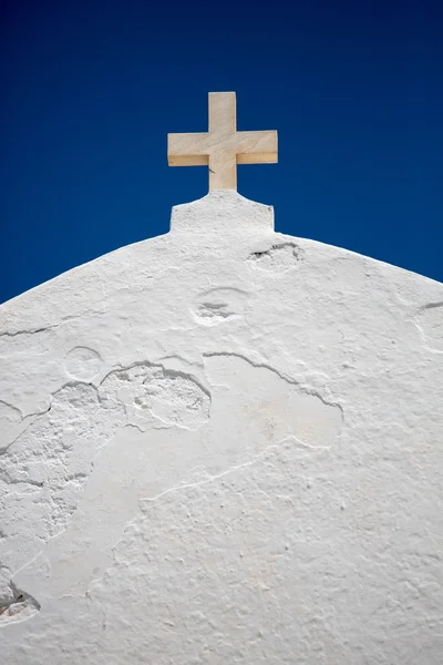 A tetőn a chuch ortodox kereszt. — Stock Fotó