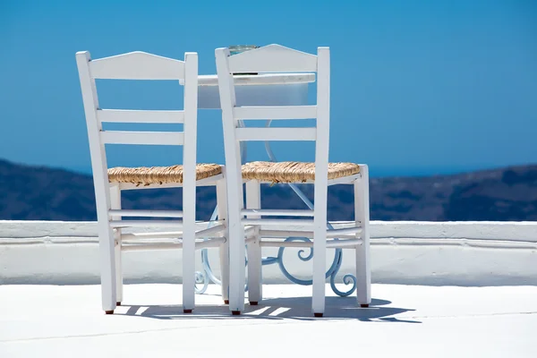 Duas cadeiras brancas — Fotografia de Stock