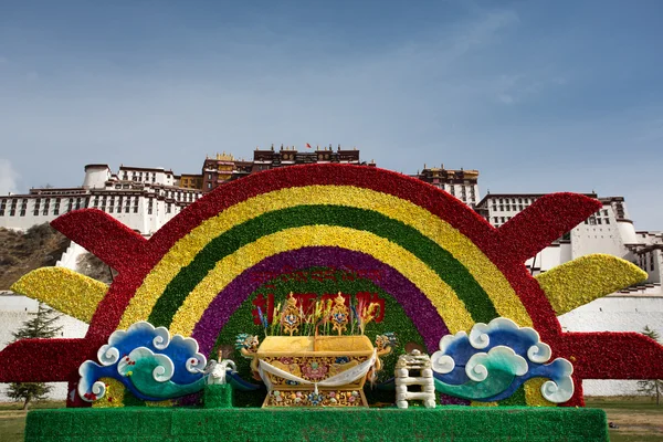 Decoratie van de bloem in lettertype van het potala-paleis, tibet — Stockfoto