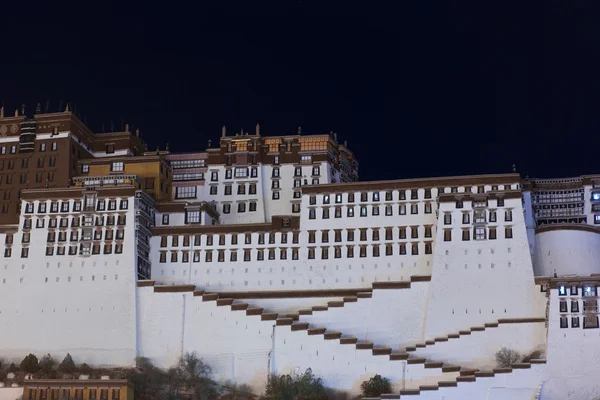 Potala-Palast bei Nacht, Tibet — Stockfoto