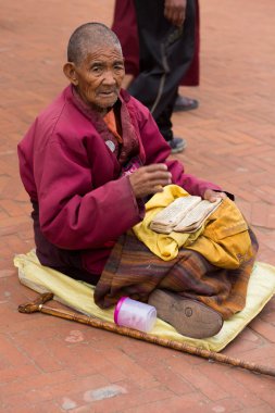 Tibet keşiş eski Tibet el yazması okuma